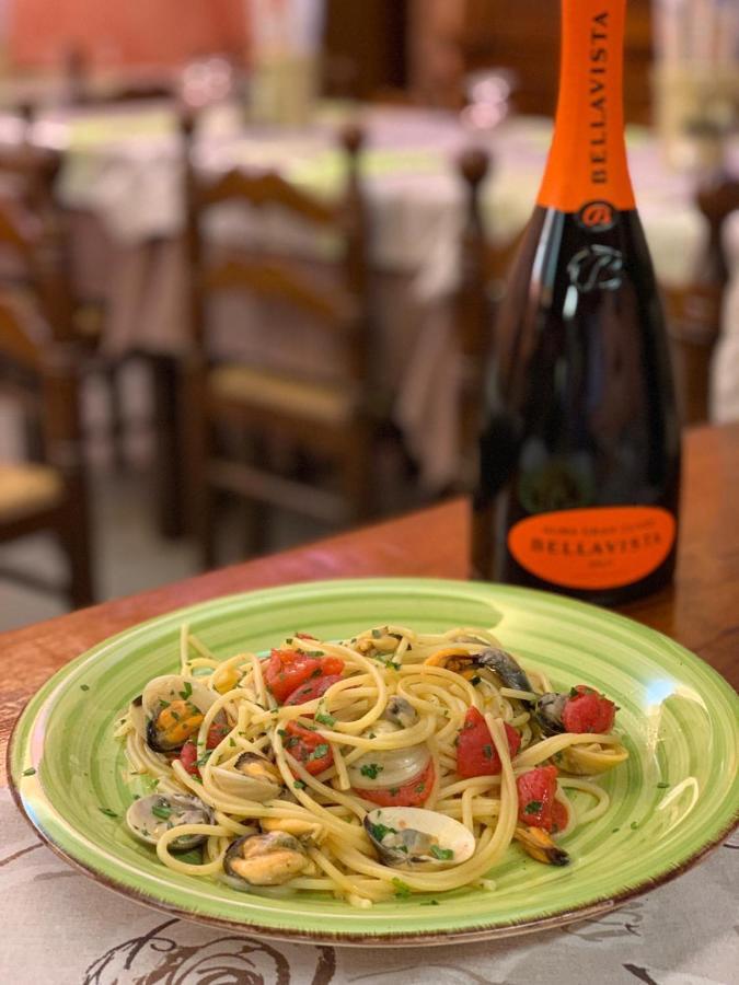 אינוורונו Albergo Ristorante Brera מראה חיצוני תמונה