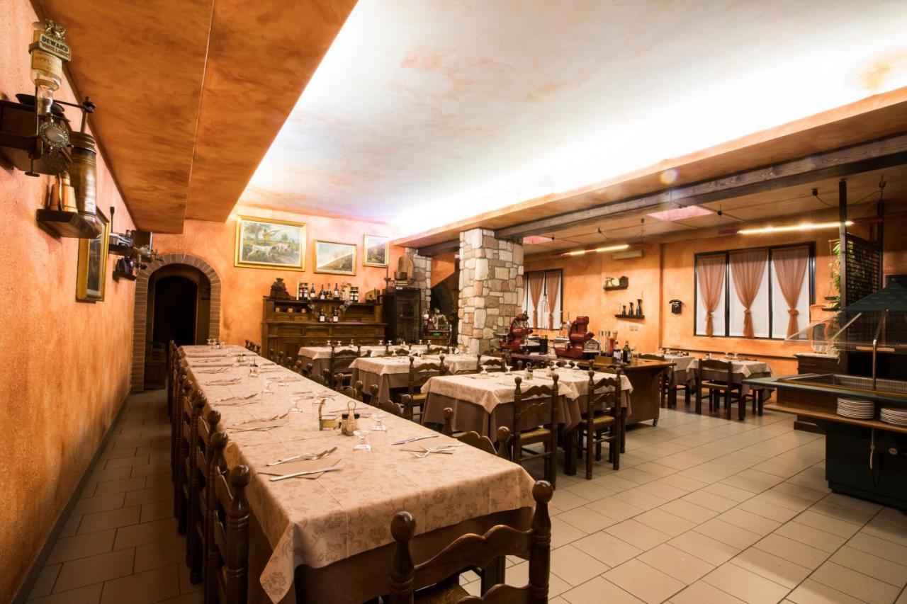 אינוורונו Albergo Ristorante Brera מראה חיצוני תמונה