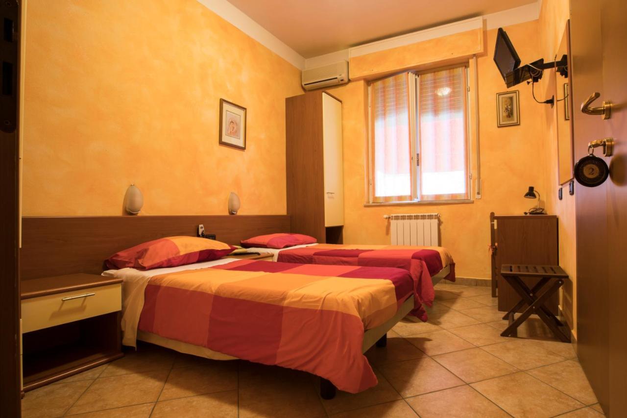 אינוורונו Albergo Ristorante Brera מראה חיצוני תמונה
